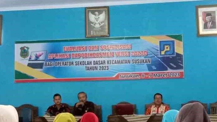 Evaluasi dan Sosialisasi Aplikasi DapodikDasmen Versi 2023 D bagi Operator Sekolah Dasar Kecamatan Susukan Tahun 2023