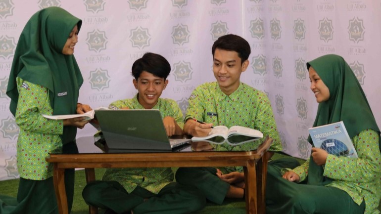 Generasi Z Sang Pembawa Perubahan, Taklukan Tantangan Zaman