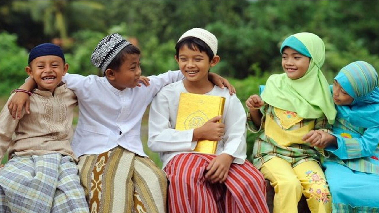 Merajut Kembali Kenangan Ramadan Masa Kecil